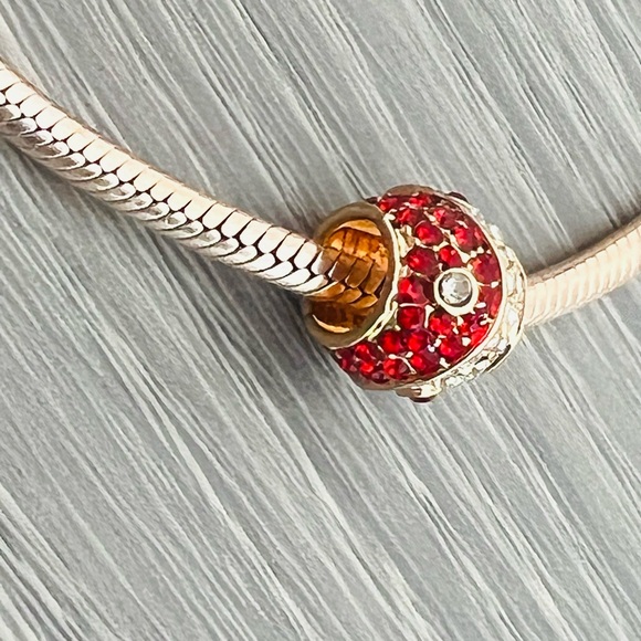 Gold plated paved red & clear crystal bracelet charm - Picture 6 of 7